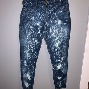 Hand Bleached Women’s Skinny Jeans